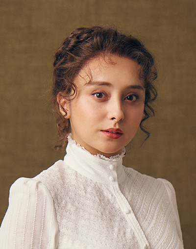 石田ニコル